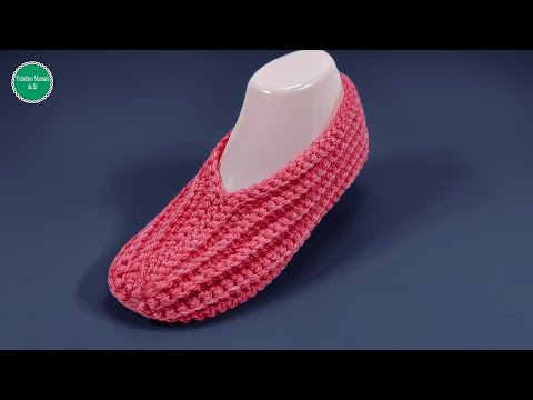 Видео: Очень простые тапочки крючком