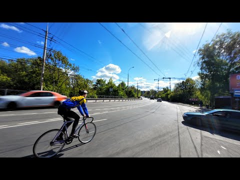 Видео: Егор Виноградов на фиксе провел экскурсию по древним улицам Калининграда | HOTLINE FIXED GEAR | 4K