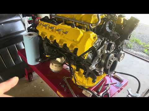 Видео: W202 C55 AMG - Сборка m113 5.4л, тонкости... + новая версия коллектора под 82й дросель...