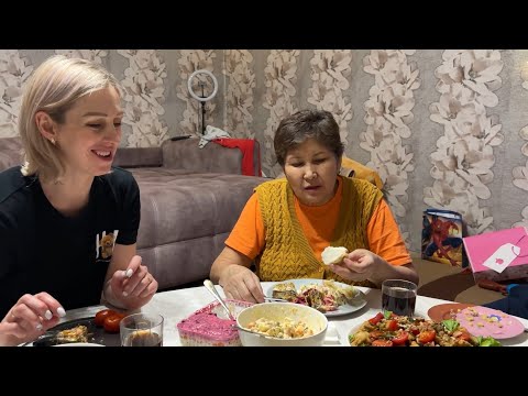 Видео: Готовимся к Приезду Родителей Мужа / Погода Как В Сказке / Дружно Лепим Манты / Уютный Влог /Влог245