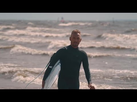 Видео: «Суровый питерский сёрфинг»