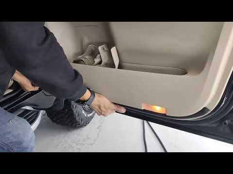 Видео: как разобрать обшивку дверей и дверную ручку land cruiser prado 200.