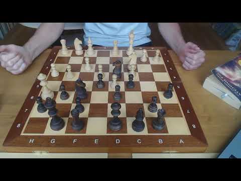 Видео: Шахматы. Староиндийская защита 2 - вариант Земиша