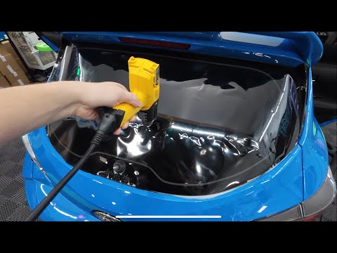 Видео: Тонировка заднего стекла хэтчбека от начала до конца