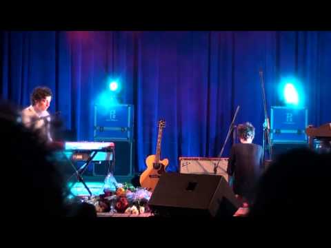 Видео: Земфира - Лондон (Анапа, 27.08.2008)