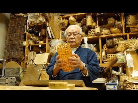 Видео: 500-летняя техника!? Процесс изготовления корзин для цветов из бамбука.