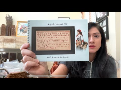 Видео: Flosstube #67 Mirabilia, Just Nan, Blackbird придумывают ШЛЯПЫ и вышивают летучих мышей на всем!