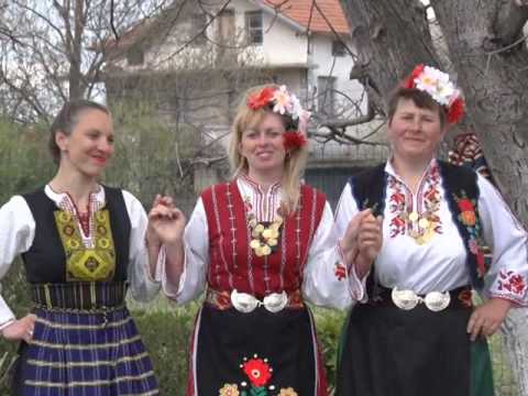 Видео: Донка Бумбалова,Таня Бумбалова и Емилия Димитрова -Теменуго Теменужке