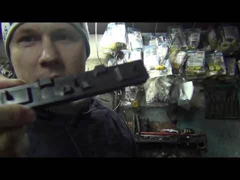 Видео: Mazda Premacy устанавливаем в штатное место салонный фильтр.