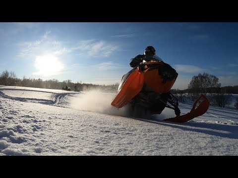 Видео: Выходные на снегоходах (Lynx Xterrain Brutal)