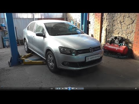 Видео: Замена правого внутреннего ШРУС на Volkswagen POLO 1,6 Фольксваген Поло 2011 года