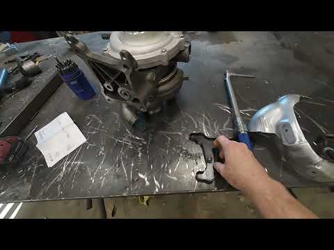 Видео: Установка турбины KC Stage 1 Whistler на двигатель Powerstroke объёмом 6,7 л и замена насоса впры...