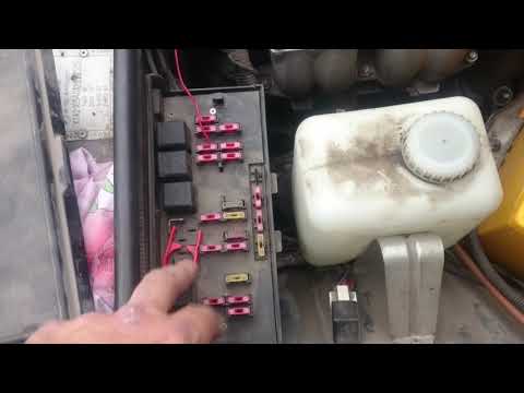 Видео: Не горят габариты и панель приборов ВАЗ 2105, 07. Заколхозил