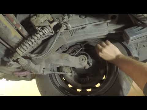 Видео: Обезвъздушаване на спирачки
