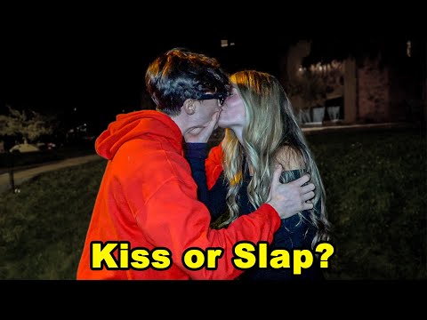 Видео: Потрясающие горячие студентки!