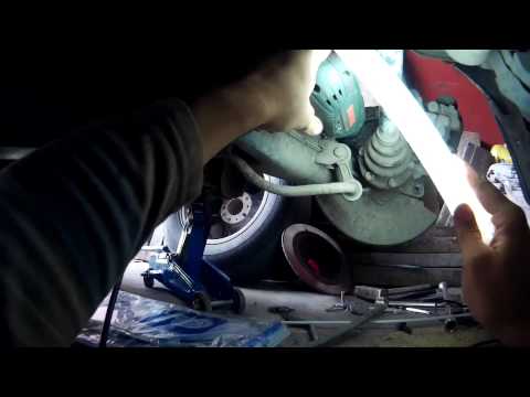 Видео: Ремонт ручника замена тросов и колодок (На примере bmw e34)