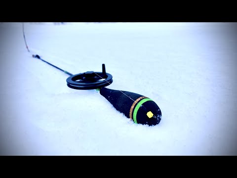 Видео: Плотва на сырный кубик. Рыбалка на безмотылку