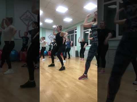 Видео: Функциональная тренировка с собственным весом!