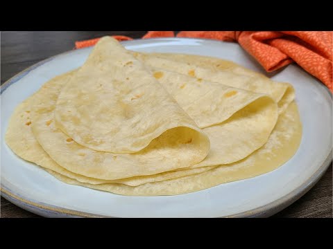Видео: Как приготовить мягкие мучные лепёшки / буррито / тако / пошагово — Эпизод 1209