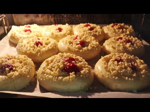 Видео: ВАТРУШКИ ( Пирожные) с Ванильным Кремом и Клубникой