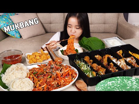Видео: MUKBANG:) Острый салат из морских улиток и лапша, пять вкусов жареной курицы.