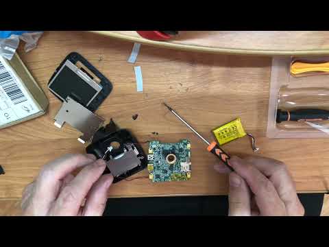 Видео: Меняем аккумулятор, в видеорегистраторе MiVue 368