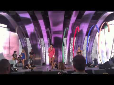 Видео: SEREBRO - "Давай держаться за руки" (NEW WAVE 2011 rehearsal)