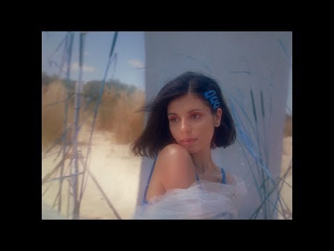Видео: DIVNA - най-синьото синьо