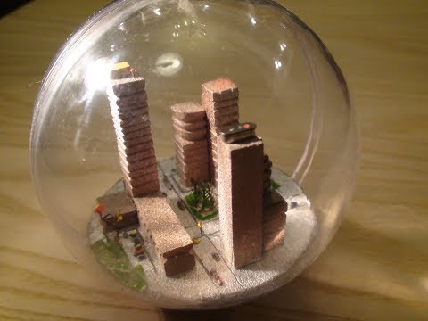 Видео: Миниатюра "Город в ёлочном шаре" (уроки скульптуры и рисунка)