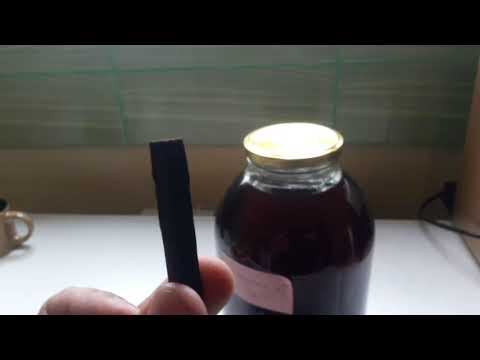 Видео: настойка на черносливе и дубовых брусочках.