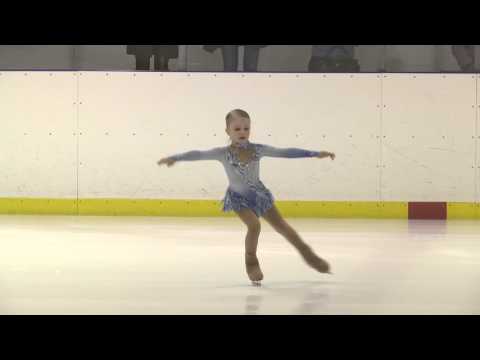 Видео: Александрова Милана, 6 лет (дебют, теперь юный фигурист;-))