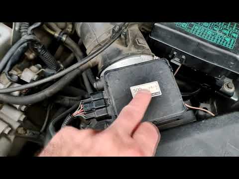 Видео: Плохо тянет и долго заводится? Замена ДМРВ Mitsubishi Carisma!