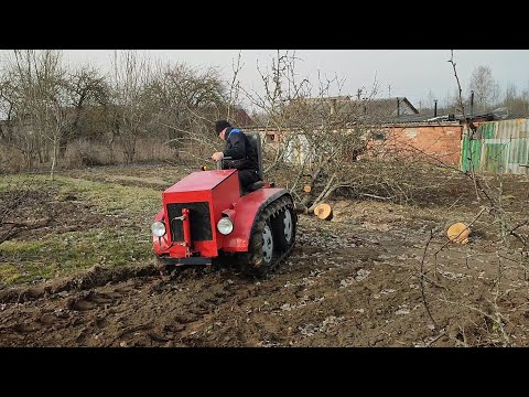 Видео: Гусеничный минитрактор вышел из зимней спячки.