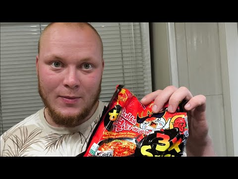 Видео: Артем пробует и страдает от Samyang Buldak 3x Spicy со вкусом курицы