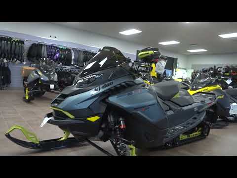 Видео: Джефф Уильямс демонстрирует нам Ski Doo XRS 900 Turbo R 2026 года 17 октября 2025 г.