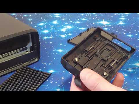 Видео: КЕЙС HDD XBOX360 FREEBOOT ➤ Как правильно закрепить вытягивающий язычок и установка.