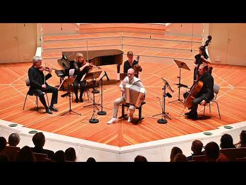Видео: Баянист Эдуард Аханов. КОНЦЕРТ В БЕРЛИНСКОЙ ФИЛАРМОНИИ / Eduard Akhanov in Berliner Philharmoniker.