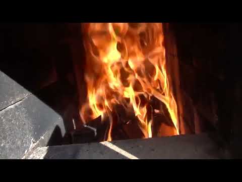 Видео: Дровяная печь "THE WALL" — проблема с дымом решена — финальный дизайн — дешевая и простая самодел...