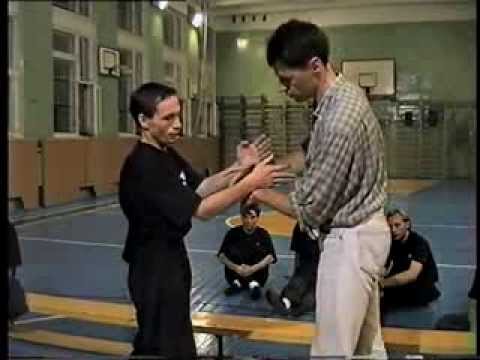 Видео: Необычное занятие Вин Чун в клубе «Железная флейта». Часть 3.