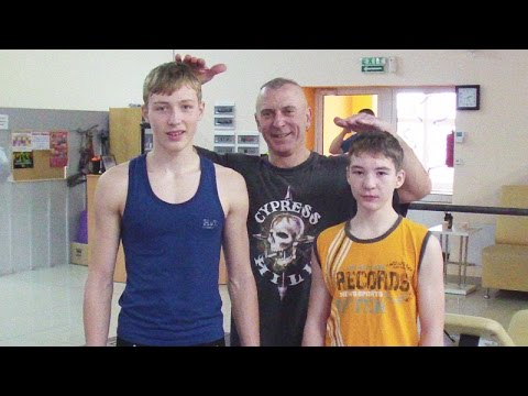 Видео: Эксперимент: какую нагрузку дают отжимания от пола