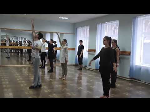 Видео: Кавказские танцы. Мастер класс. Азербайджанский танец , фрагменты 1го, 2го и 4го уроков.