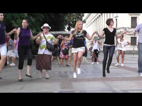 Видео: Хора за хората - Еленино хоро - София