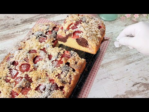 Видео: Очень быстрый КЛУБНИЧНЫЙ пирог со ШТРЕЙЗЕЛЕМ! Вкуснейший! Нежный и ароматный!