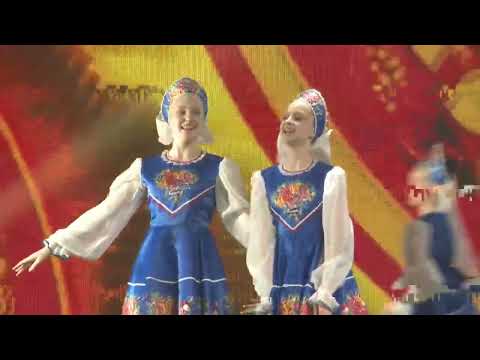 Видео: Прохор Шаляпин и участники премии «Щелкунчик» «Как по горкам по горам».