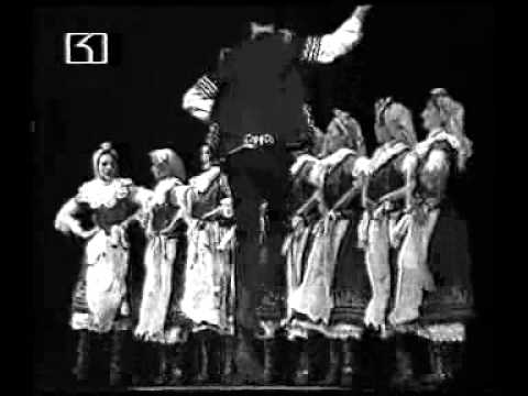 Видео: Неделски хора и игри в София - Bulgarian folk ensemble "Sredets"