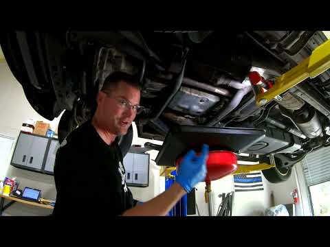 Видео: Обслуживание трансмиссии Ford Explorer 2003 года — техническое обслуживание 5R55