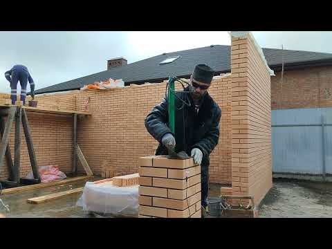 Видео: кладка кирпича- столб под пруток