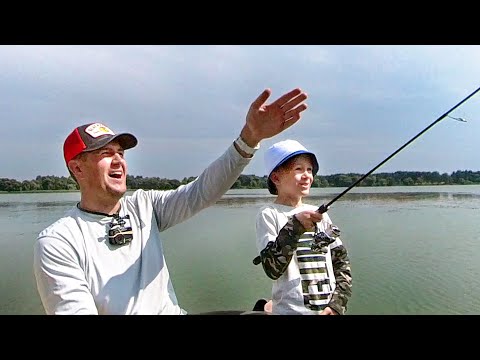Видео: УДИВИЛ! Что СЫН поймает на спиннинг? Рыбалка с сыном