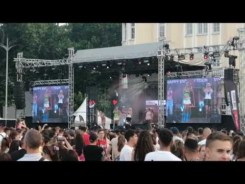 Видео: Мила Роберт + Дара Екимова - Мале, Мале ! (неиздавана песен)