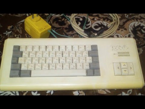 Видео: Компьютер Робик. Часть 1. Не включается. Половина строки на экране.